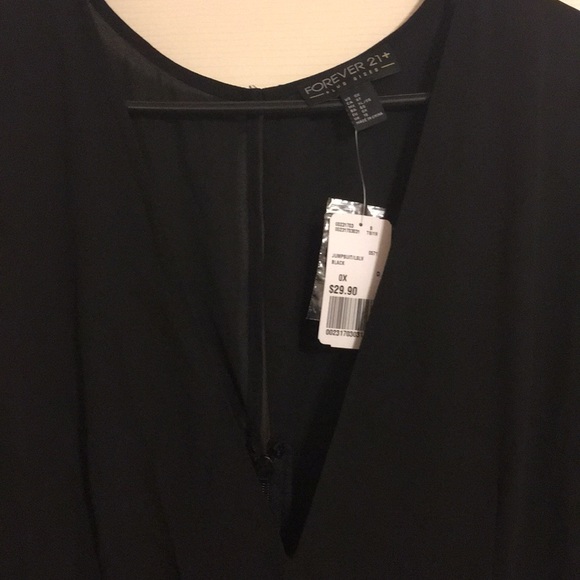 Black Plus sized Jumper - Picture 3 of 4